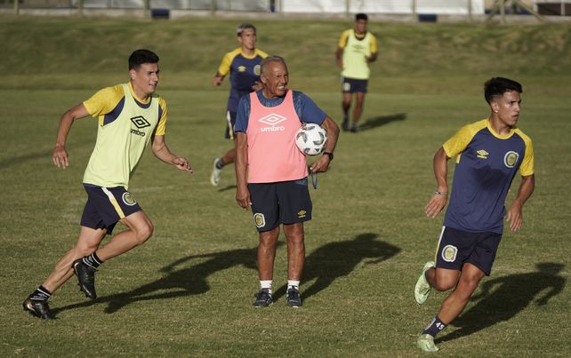 En Uruguay. En el receso pasado Central viajó a Montevideo, donde se entrenó y jugó tres amistosos.