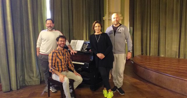 Hay equipo. “La Traviata” se presenta hoy en teatro El Círculo.