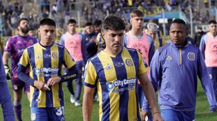 Central deja el campo de juego con la derrota consumada, con Malcorra y Campaz a la cabeza.