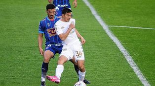 Racing recibe a Arsenal en busca de la punta del campeonato.