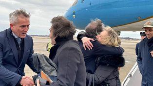Acompañan a Javier Milei, Karina Milei y el ministro de Economía, Luis Caputo, mientras que el canciller Gerardo Werthein ya los aguardaba en el hotel en el que se alojan en Georgetown.