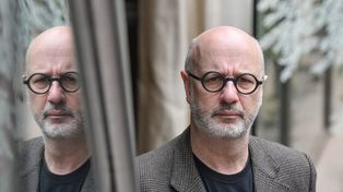 En El estilo de los elementos, la nueva novela de Rodrigo Fresán, la violencia política de los años 70 aparece como telón de fondo de la trama de la historia.&nbsp;