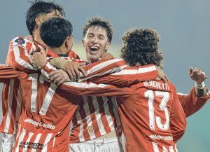 Estudiantes venció a Barracas Central y avanzó a los cuartos de la Copa Argentina
