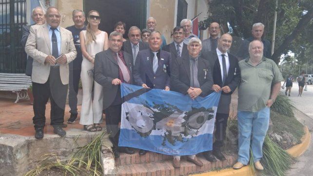 Malvinas: el museo Casa Aceñolaza de Villa Urquiza es custodio de la Bandera de los 649 Héroes