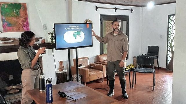 El Palmar: guardaparques brindaron charla sobre ave invasora