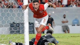 Gastón Togni, sin lugar en Independiente, estaría en el radar de Colón.
