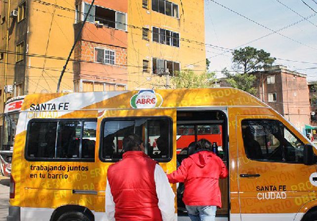 Con promoción de huertas urbanas, la Oficina Móvil del Municipio sigue recorriendo los barrios