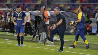 Ariel Holan va por su tercer partido al frente del equipo canalla. Será el primero en el Gigante de Arroyito.