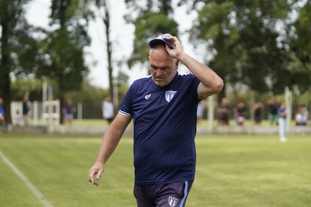 Claudio Soldani se acomoda la gorra.