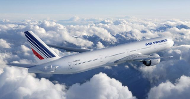 Alertan de fallos en los motores del Boeing 777 y aseguran que es de alto riesgo