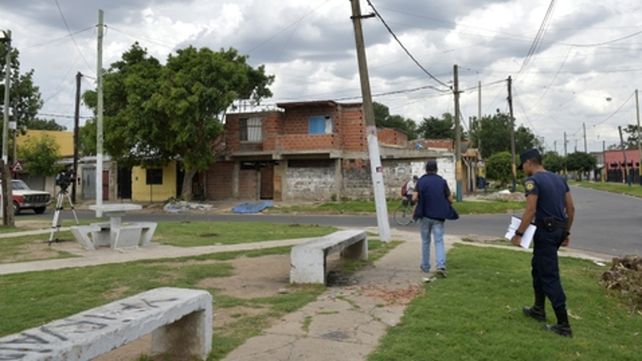 La esquina. Pueyrredón y Garibaldi. Allí estaba sentado Pablo cuando llegaron los asesinos y el inició su último pique.