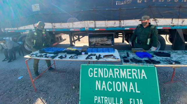Descubrieron un camión con armamento ilegal que iba hacia Chile