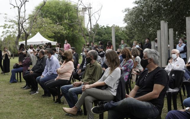 Memoria, verdad y justicia: un árbol por Juane Basso, símbolo de la lucha persistente