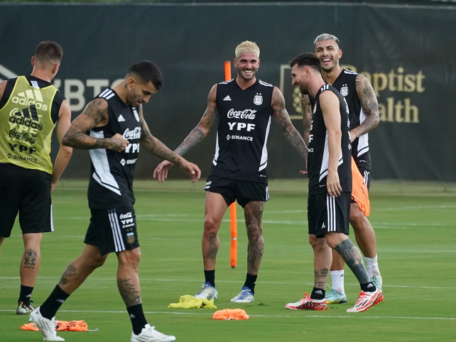 Se retrasa la llegada de Cuti Romero y Lisandro Martínez a Miami