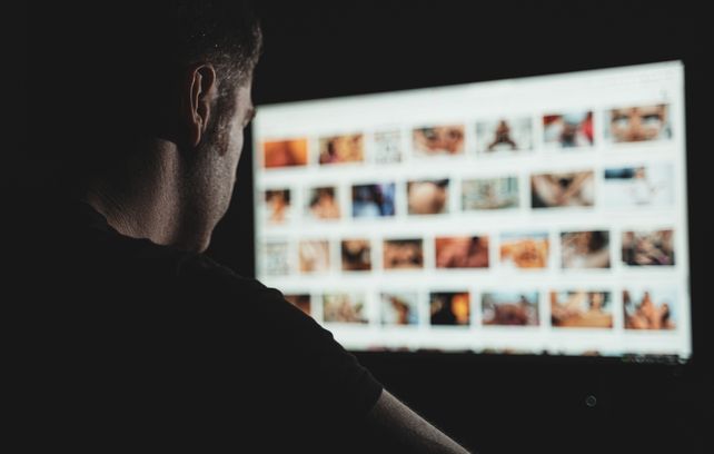Porno sin helado: cuando el consumo excesivo de pornografía es un problema