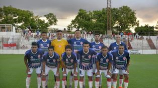 Este es el plantel de Atlético Paraná que hoy la lucha en el Federal A. Foto UNO Mateo Oviedo.&nbsp;