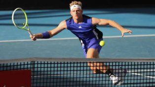 Davidovich Fokina remontó y venció a Džumhur en maratónica batalla de Roland Garros