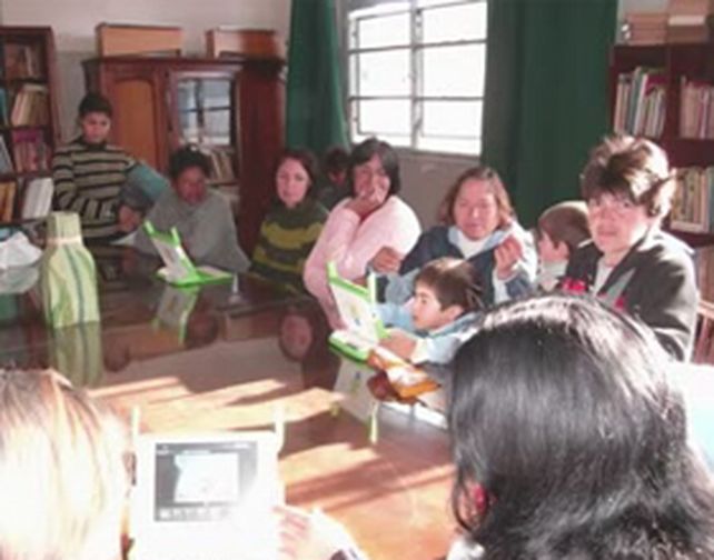 En Uruguay, cada alumno de la escuela primaria tendr&aacute; una computadora port&aacute;til