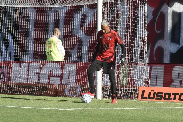 El once de Newells y las primeras imágenes de Keylor Navas en el Coloso