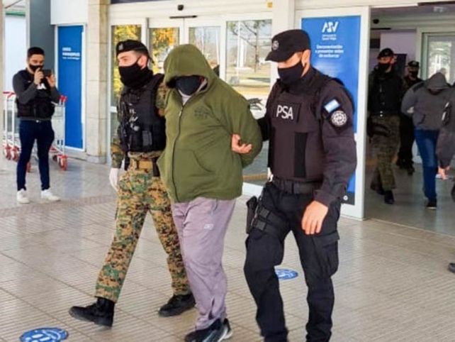 Uno de los agentes fue apresado en su casa de la ciudad de Santa Fe.