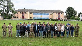 Los alumnos se capacitarán en distintos oficios que son enseñados por integrantes del Ejército.