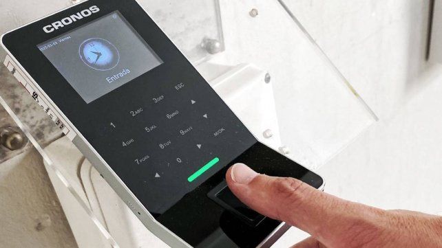 La EPE comenzó a registrar ingresos del personal con huella digital: Cuando no hay control, aparecen abusos