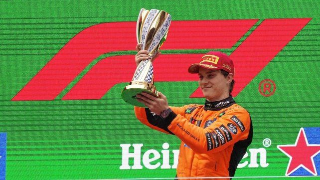 El australiano se llevó la victoria y demostró que McLaren es el auto a derrotar en 2025.