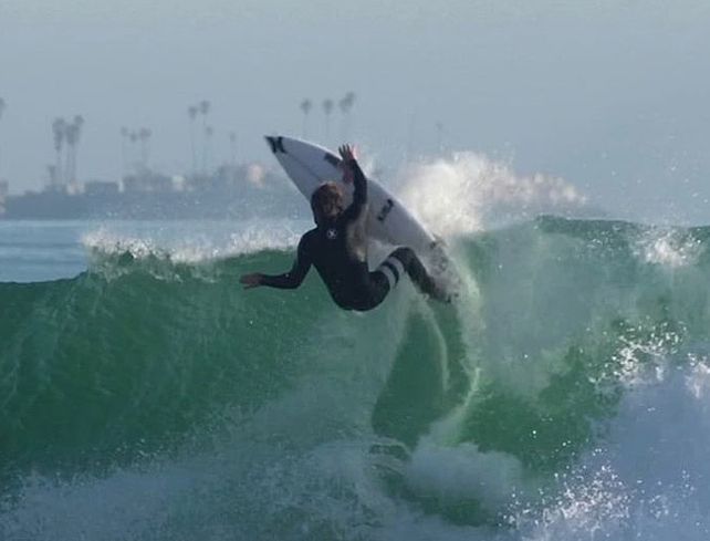 El preso decidió fugarse utilizando una tabla de surf.
