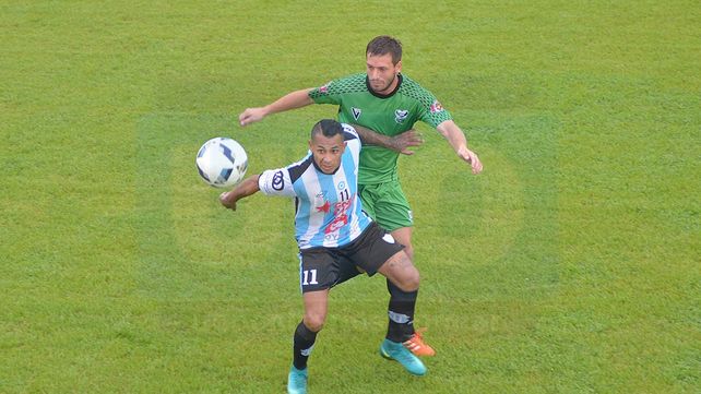 El Mondonguero fue goleado y perdió la cima del Federal B