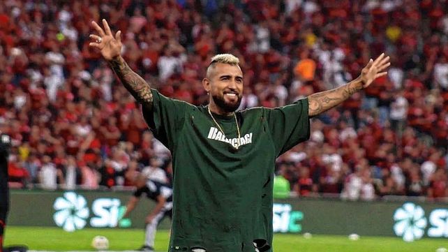 Arturo Vidal fue oficializado como nuevo refuerzo de Flamengo.