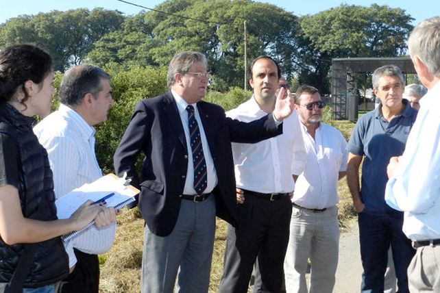 Corral y Fascendini recorrieron las obras de la nueva Área Industrial “Los Polígonos”