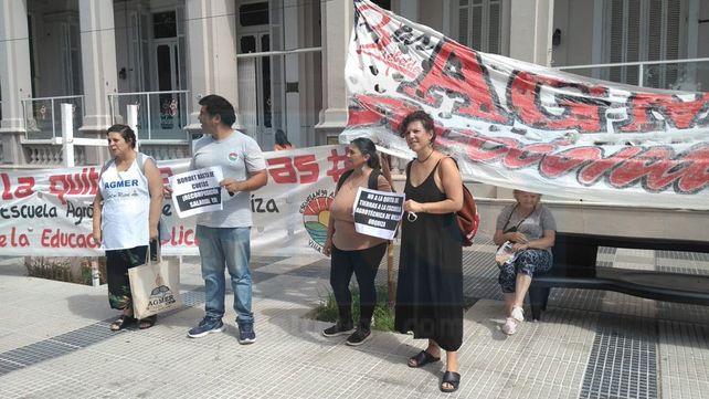 Docentes de Agmer y un radio abierta en plaza de Mayo&nbsp;