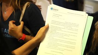 Sadop Rosario junta firmas para evitar el cierre de dos carreras terciarias que se dictan en el colegio La Salle.