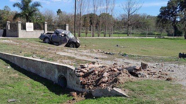 El conductor de la camioneta que protagonizó un violento vuelco en Gobernador Etchevehere fue derivado a terapia intensiva