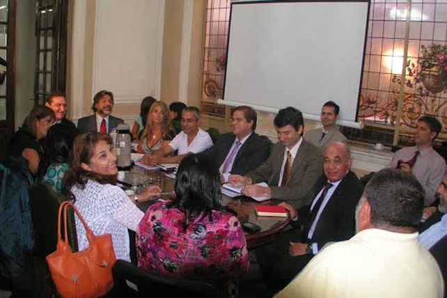 Amra reclama respuestas para la apertura de paritarias 2015.