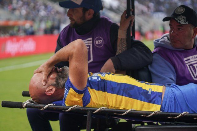 Mala pata. Carlos Quintana deberá pasar por el quirófano. Central lo pierde hasta el año que viene.