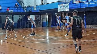 Almagro es uno de los equipos que sigue invicto en el Torneo Dos Orillas de Básquet.
