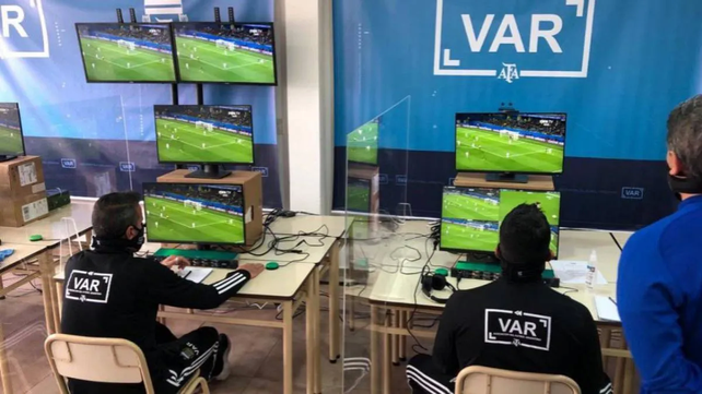 La Liga Profesional de Fútbol dio a conocer los árbitros de la octava fecha.