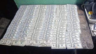 Parte del dinero secuestrado, unos 30 mil dólares.