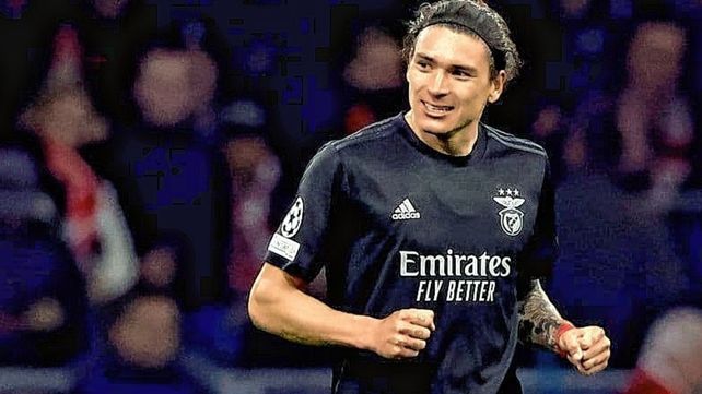 Benfica derrotó al Ajax y sigue en carrera.