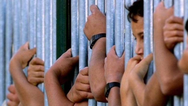 El gobierno propone bajar la edad de punibilidad a los 14 años.