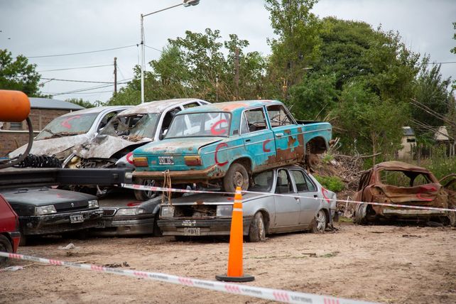 Compactan en Oliveros motos y autos de corralones y comisarías de 12 distritos
