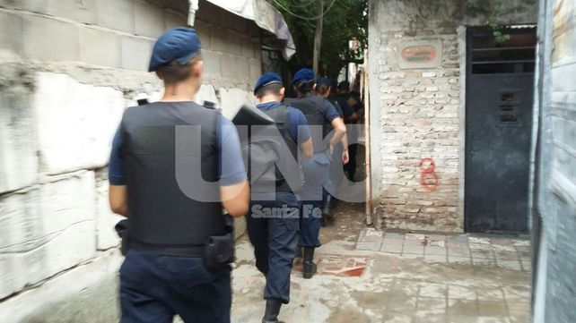 Aprehendieron a cuatro violentos tiratiros que amenazaron a una mujer