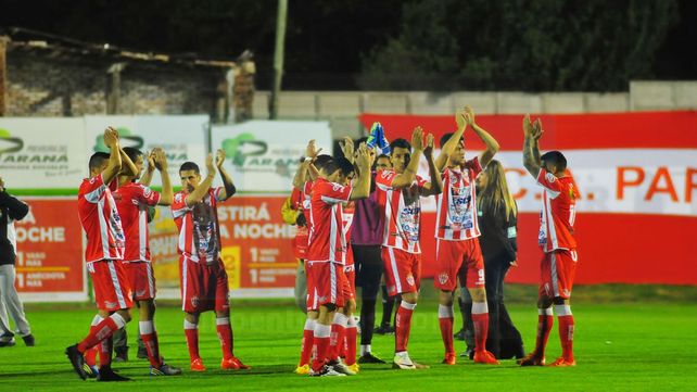 Lencioni entendió que era evidente que la bocha no iba a ingresar por segunda vez en la valla opuesta. &nbsp;