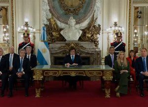 Milei acusó a la alta política de estafar a los argentinos con el Banco Central