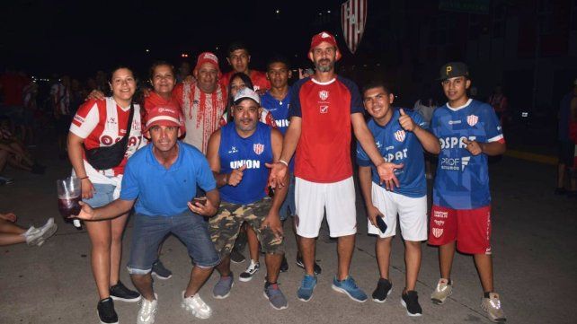 Todo el color de los hinchas de Unión para el partido ante San Lorenzo en el 15 de Abril
