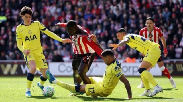 Tottenham se hunde: cayó ante Sunderland y ya lleva 14 partidos sin ganar