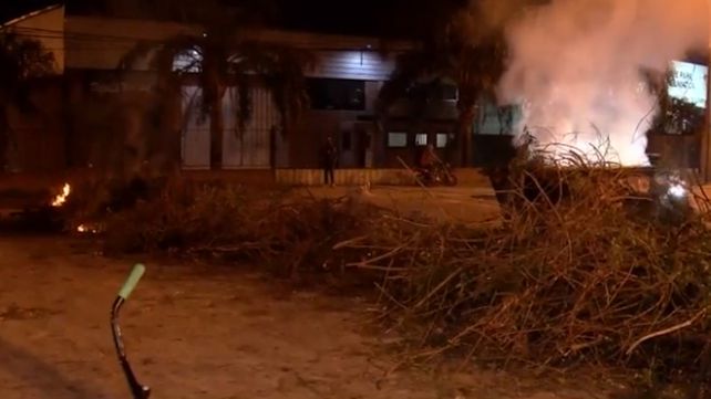 Ovidio Lagos al 7200 se encontraba cortada por un reclamo de vecinos