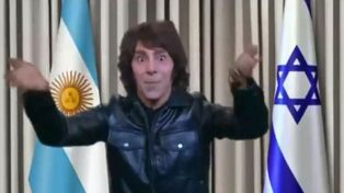 Video: con campera de cuero y peluquín, la televisión israelí parodió a Javier Milei