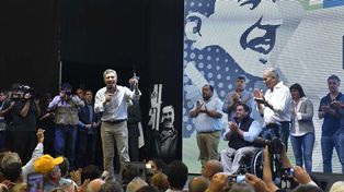 Macri en el acto por el Día Internacional de los Trabajadores junto al dirigente sindical Venegas.&nbsp;